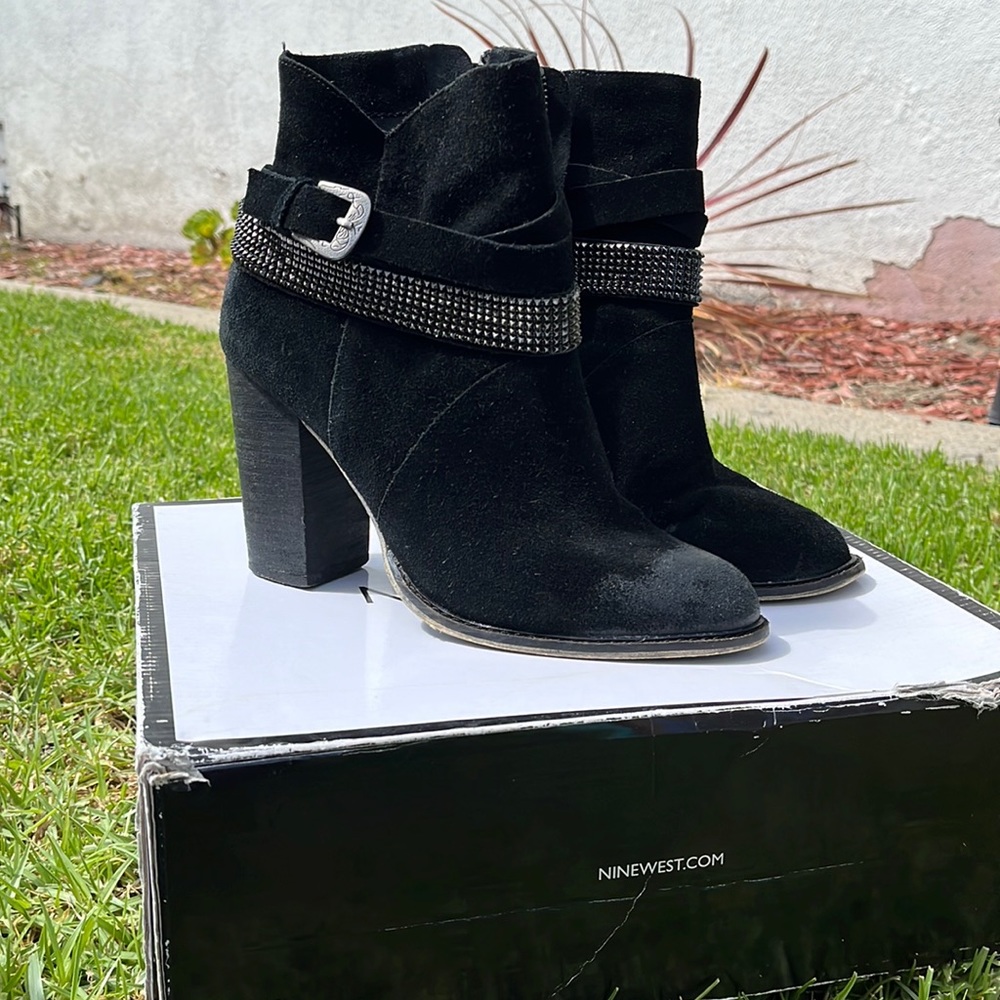 Nine West black booties